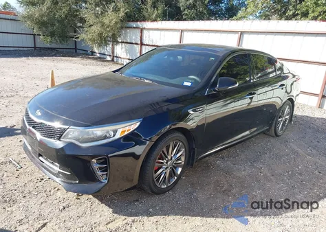 2017 Kia Optima Sxl Turbo z USA, uszkodzony, nr VIN 5XXGV4L26HG138222